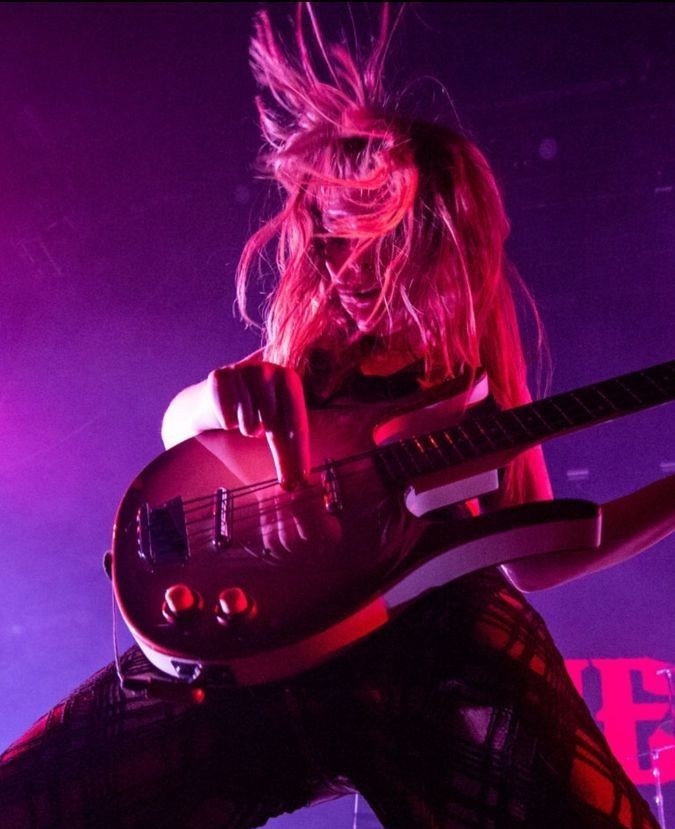 cloudypolls's tweet image. and you stage presence — how does it look like? ⋆.˚📷📷