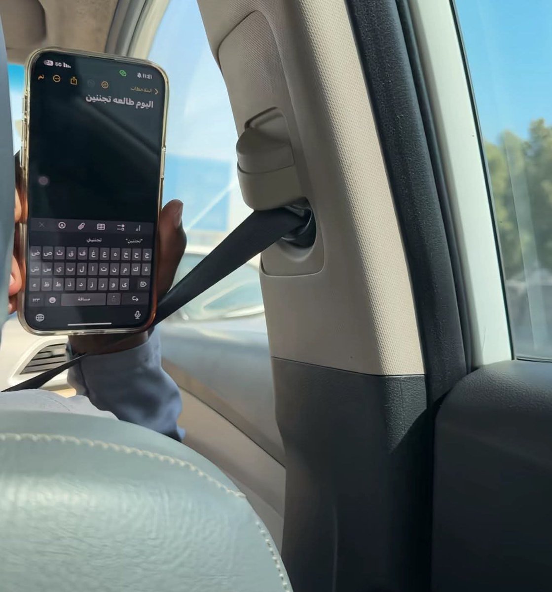 تليقُ بكِ المُبالغَة لستِ بعَاديةٍ .