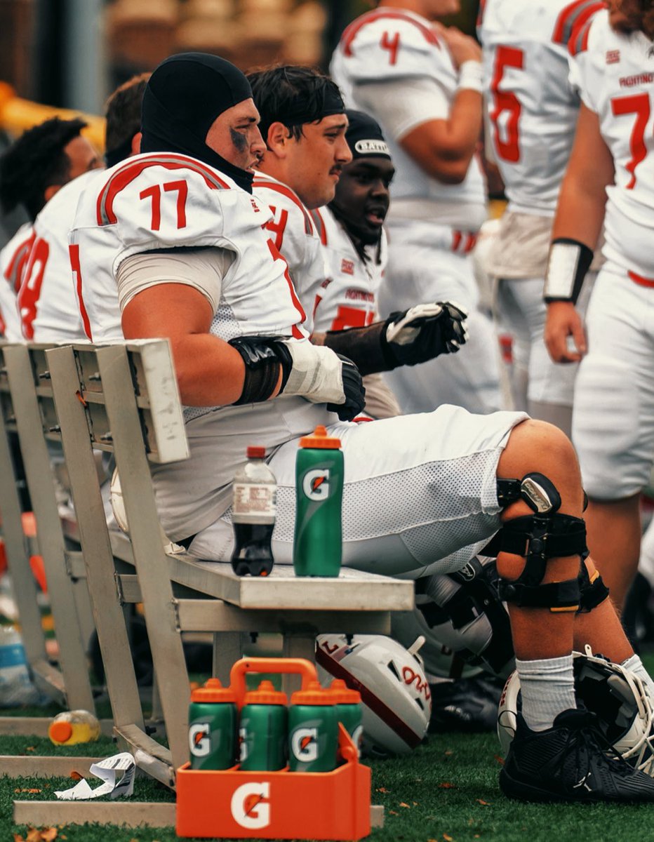 thomas_peveto's tweet photo. I have 3 years of eligibility left, and looking for a home to use it! 
-Started or played in 3 games redshirt year.
-Started or played in 9 games redshirt freshman year 
-12 total games played or started in the PSAC 
- 3 years left looking to develop or make a immediate impact https://t.co/KDCtDNjbpT