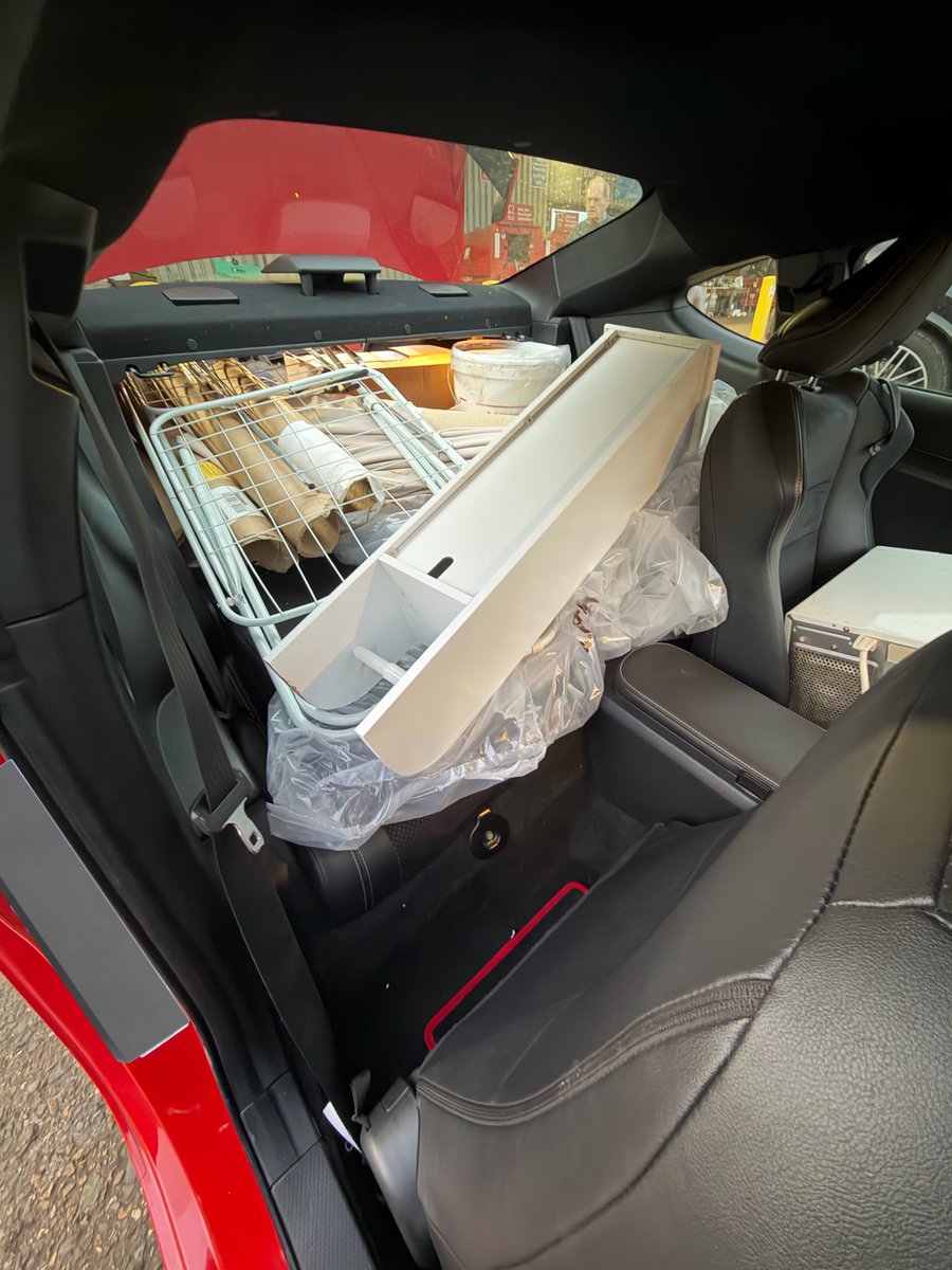 woxxy's tweet photo. We haul to the recycling centre today.

The older guy guarding the entrance told me I have a very nice car lol. Guess they mostly see bigger cars so it’s weird to see a sports car come in there full of rubbish. #gt86 #zn86 https://t.co/aVuua4IfRn