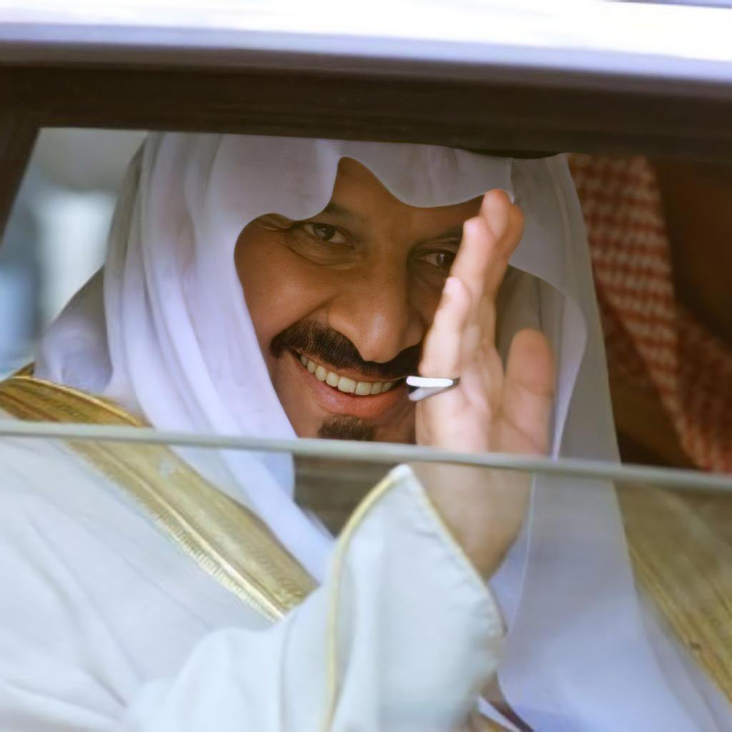 #سلطان_بن_عبدالعزيز 

اللهُّم أجعل قبر
 #سلطان_بن_عبدالعزيز 
﴿ نُورٌ علىٰ نُورٍ ﴾
جنّه بارده ونعِيم مُترف..
اللّهُم الجَنة ونعِيمهَا ..
#الاهلي_القادسيه