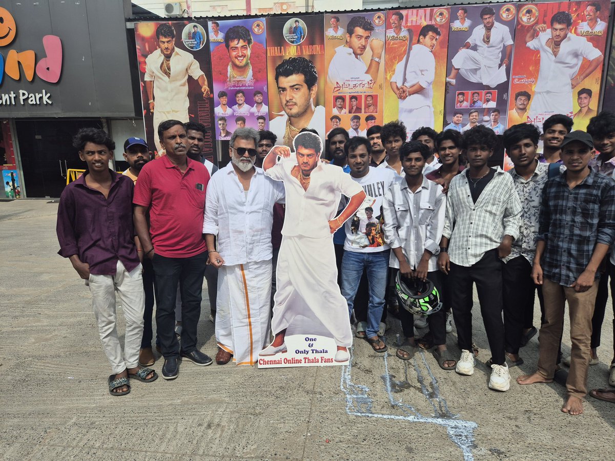 j_surviva's tweet image. @RohiniSilverScr 12:20PM show Today 🔥💯✨️✨️🔥💯🙏🎊🧨💥🥳

Loyal FanBase For a Reason 🥳💯 Celebration at Peak💥🧨🎊🔥😂😂🤣🙃... Thank You @priyanaair for releasing our All time Favourite #Attagasam 😍  @Akracingoffl @SureshChandraa 

#Ajithkumar #AK64