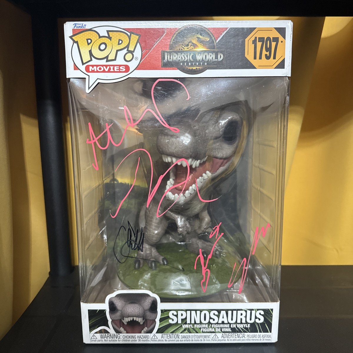 Funkopopenthus3's tweet image. Scarlett Johansson and more SIGNED Spinosaurus 10&quot; Jumbo Funko Pop #1797 w/ COA

Ends Sun 30th Nov @ 5:27pm

ebay.co.uk/itm/2977924094…

#ad #funko #funkopop