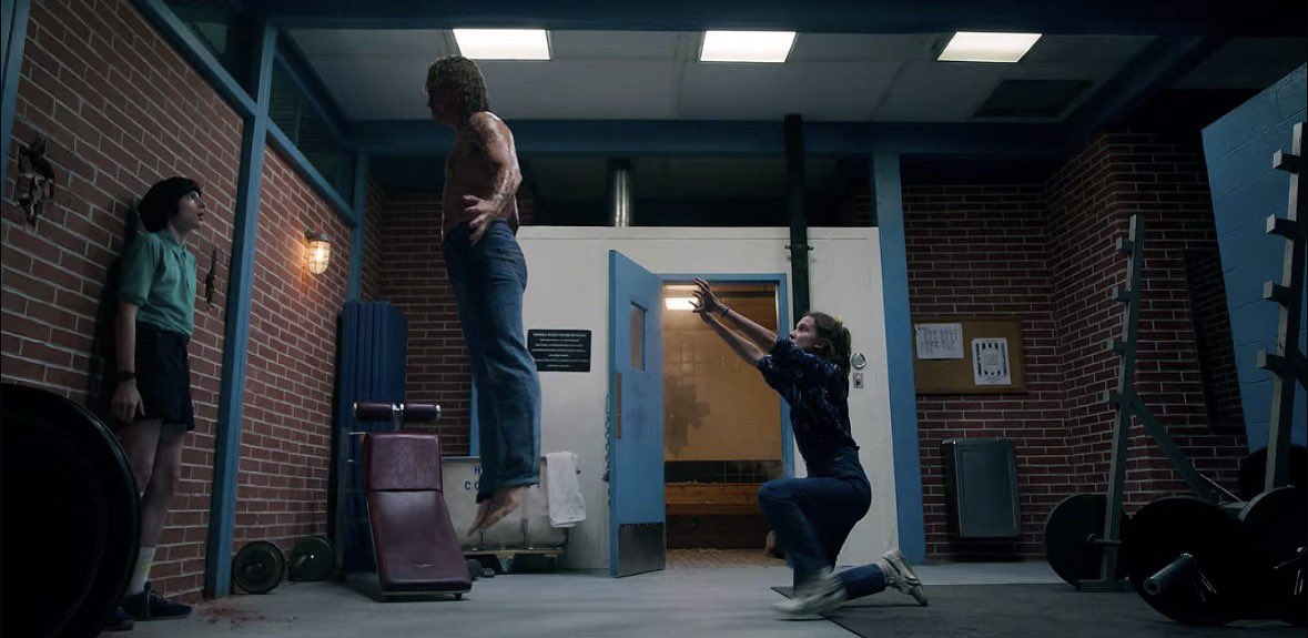 TheSTarchive83's tweet image. The Duffer Brothers sure know how to make an episode 4 #StrangerThings