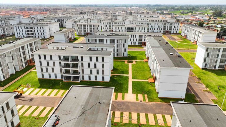 RyanHatari's tweet photo. Here is another one. This is social/low-cost housing units for Benin citizens in Ouèdo, Cotonou in the Benin Republic 🇧🇯.
Look at the quality of those buildings, the height, the spacing remember Kenya is 5x the size of Benin Republic. @kinjeketile
@Mbwesaa @CJ_Haslett @Alfayaz11 https://t.co/FNij1ah8SG