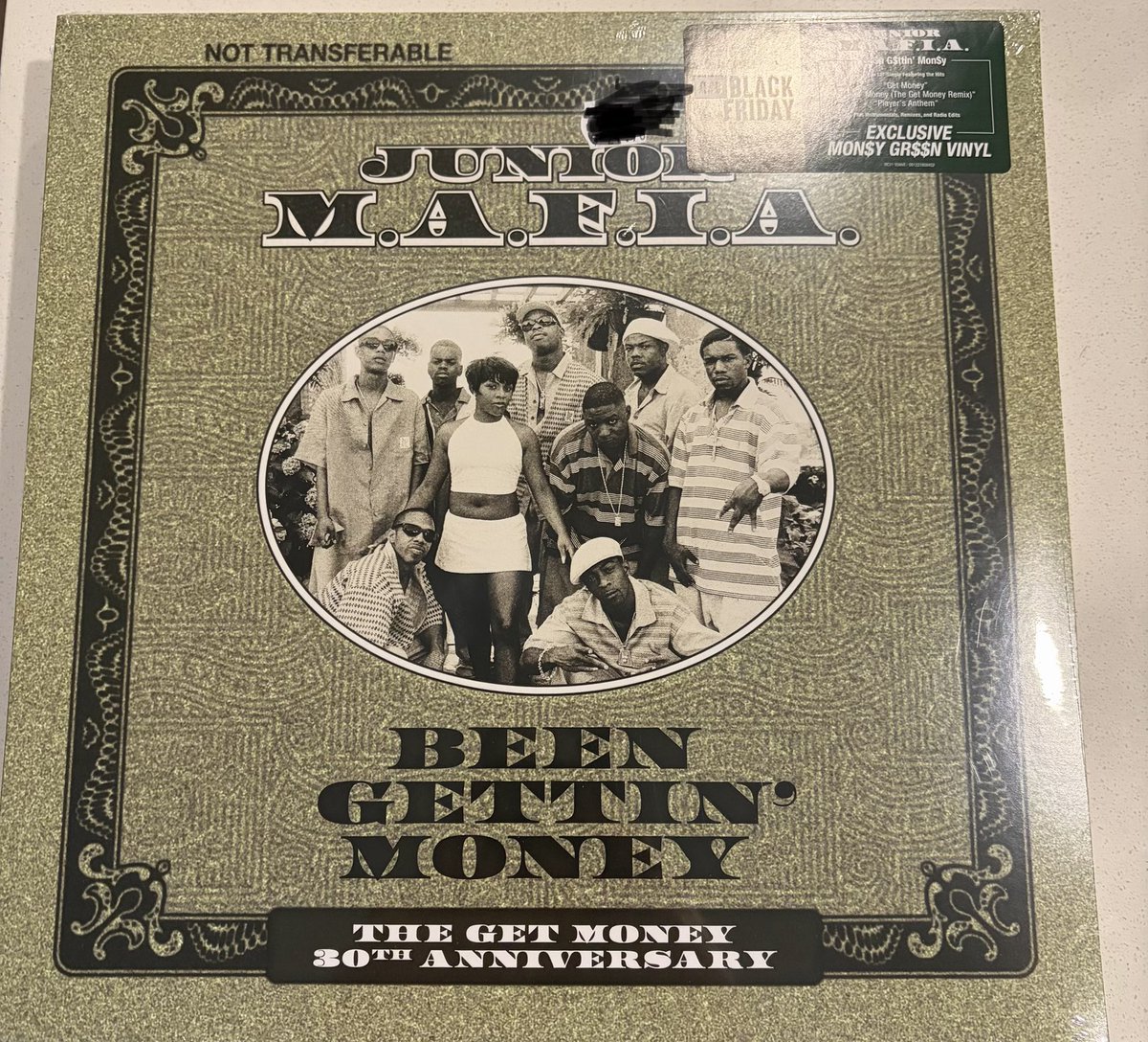 ALilKimFan1's tweet image. Glad to pick this up this morning for Record Store Day

Exclusive 30 year anniversary Get Money vinyl added to my Lil Kim collection (will list my full Kim collection following this)