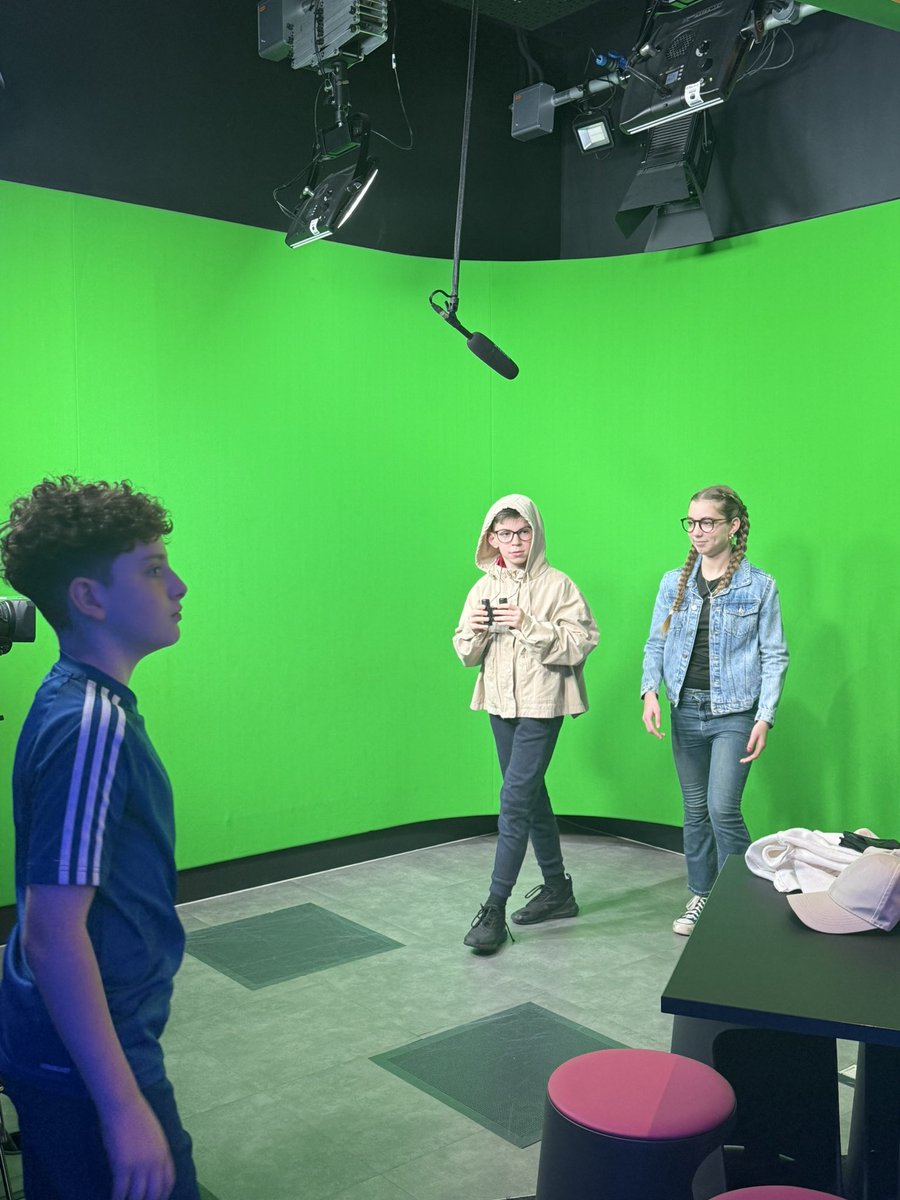 P7_MPS's tweet photo. Another amazing day as Sky Up Academy after our Spanish assembly this morning🇪🇸🎬. Excellent effort everyone👏🏽! @Primary7MPS https://t.co/BLokgG3VWk
