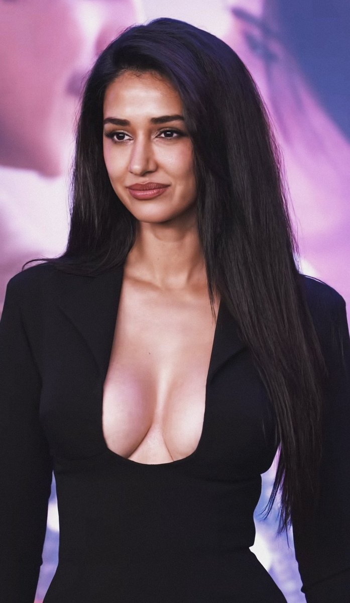 itzDanie__'s tweet image. Disha Weekend Treat😋💥