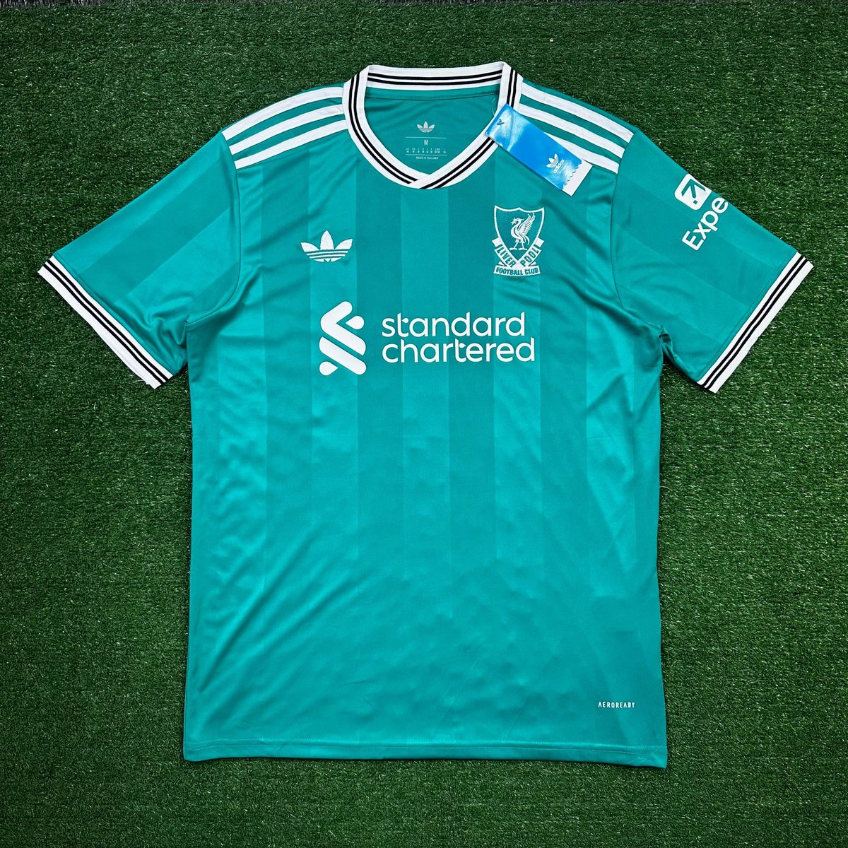 lojaelhsports's tweet image. 🔴⚪ Camisa III Liverpool 25/26

A nova camisa 3 do Liverpool 25/26 chega com um verde vibrante que chama atenção demais! 
Design moderno e aquele estilo que só os Reds têm.

Link nos comentários 
#Liverpool2526 #LiverpoolFC #ThirdKit #CamisaDeTime #ELHSports