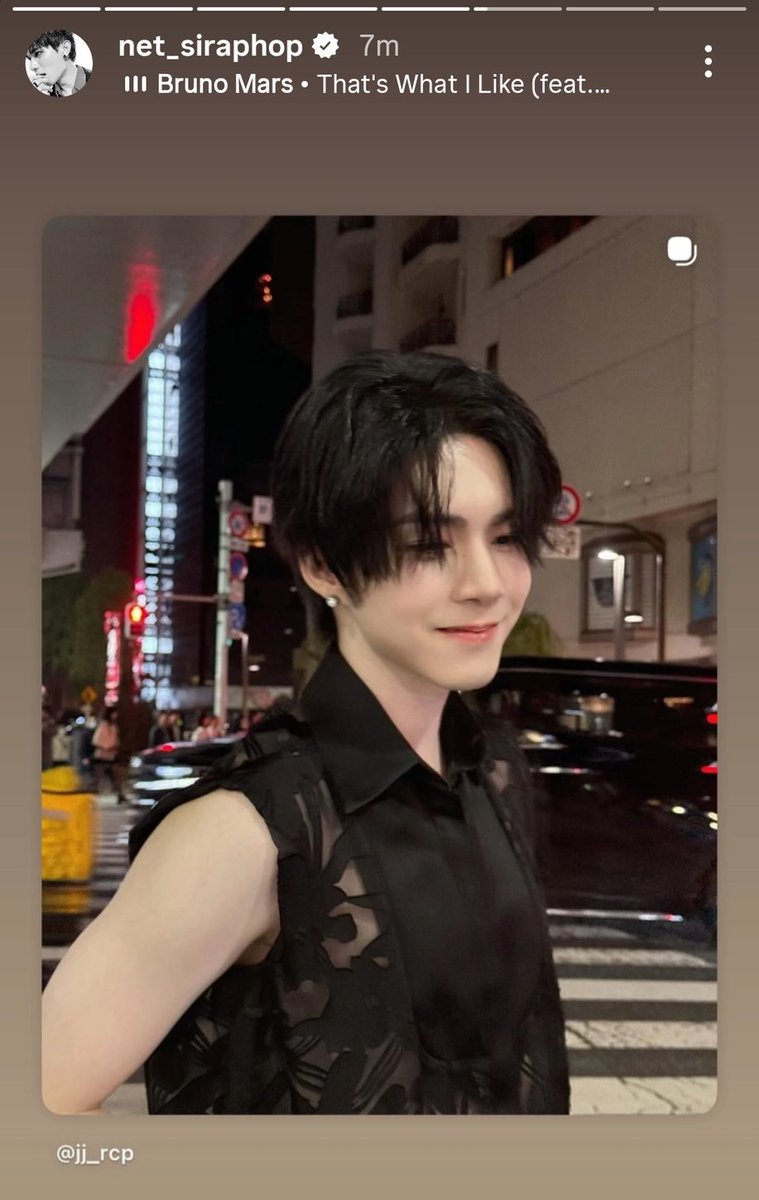 YmTaekook76898's tweet image. Let&apos;s not forget this... I love that he&apos;s straightforward in his actions and his admiration, he doesn&apos;t try to hide anything🤏🏼

#netsiraphop #netjj #jj_rcp