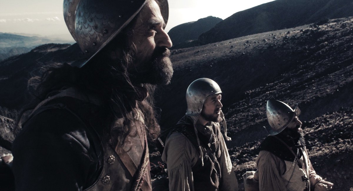 robert_ulrich77's tweet image. Obudził się wulkan Popocatepetl. W 1519 roku wspięło się na niego trzech żołnierzy Hernana Cortesa. Nie mieli sprzętu prócz gwoździ i lin. Na szczycie jeden z nich Francisco de Montano został opuszczony do wnętrza. Wydobył worek siarki, niezbędnej Hiszpanom do produkcji prochu.