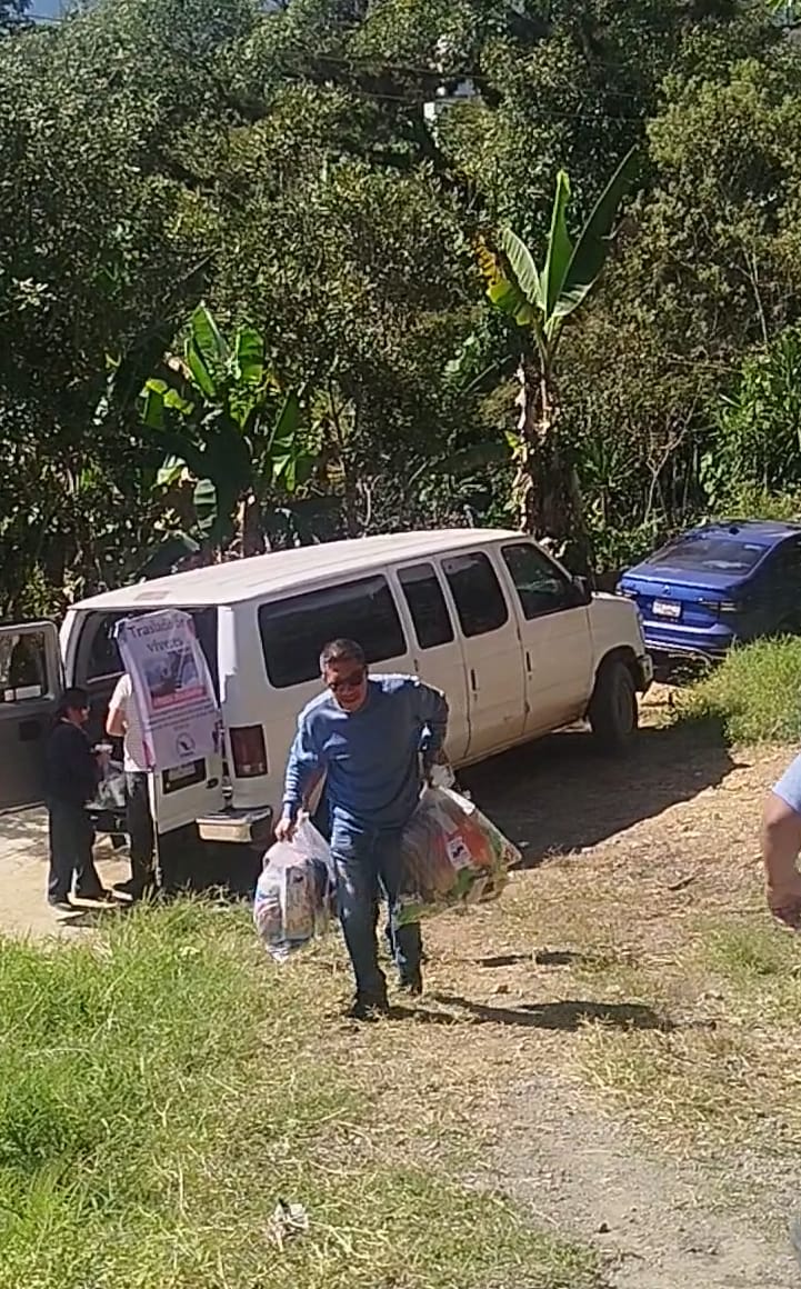 STINCA10's tweet photo. El STINCA se solidarizó con la gente afectada por las lluvias intensas en la sierra de Puebla. https://t.co/cH689RZYl6