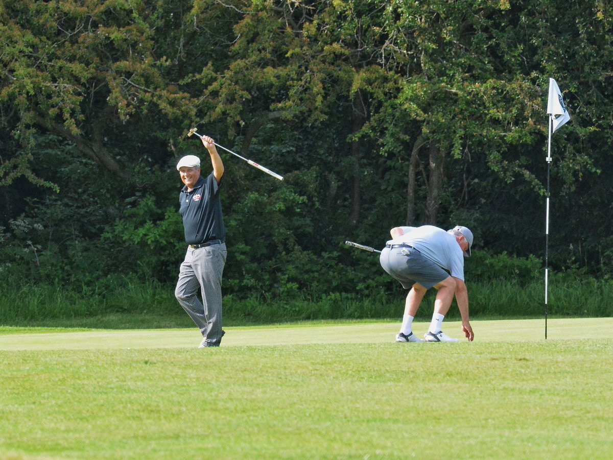 RKW1899's tweet image. #AlphabetChallenge #WeekVforVowels 
Auspicious overjoyed amateur golfers
🏌️‍♂️🏆👏👍👁️1🤫