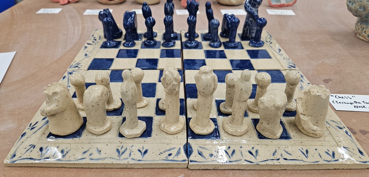 sunken_silk's tweet image. THE CHESS SET MADE BY CHESS FOR CHESS ABOUT CHESS IS FINALLY DONEEEEEE!!!!