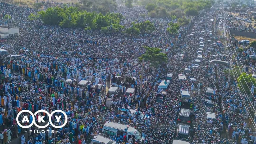 RayTilde's tweet image. Funeral prayer of Maulana Sheikh Dahiru Bauchi. May Allah grant him the highest station in Jannah.