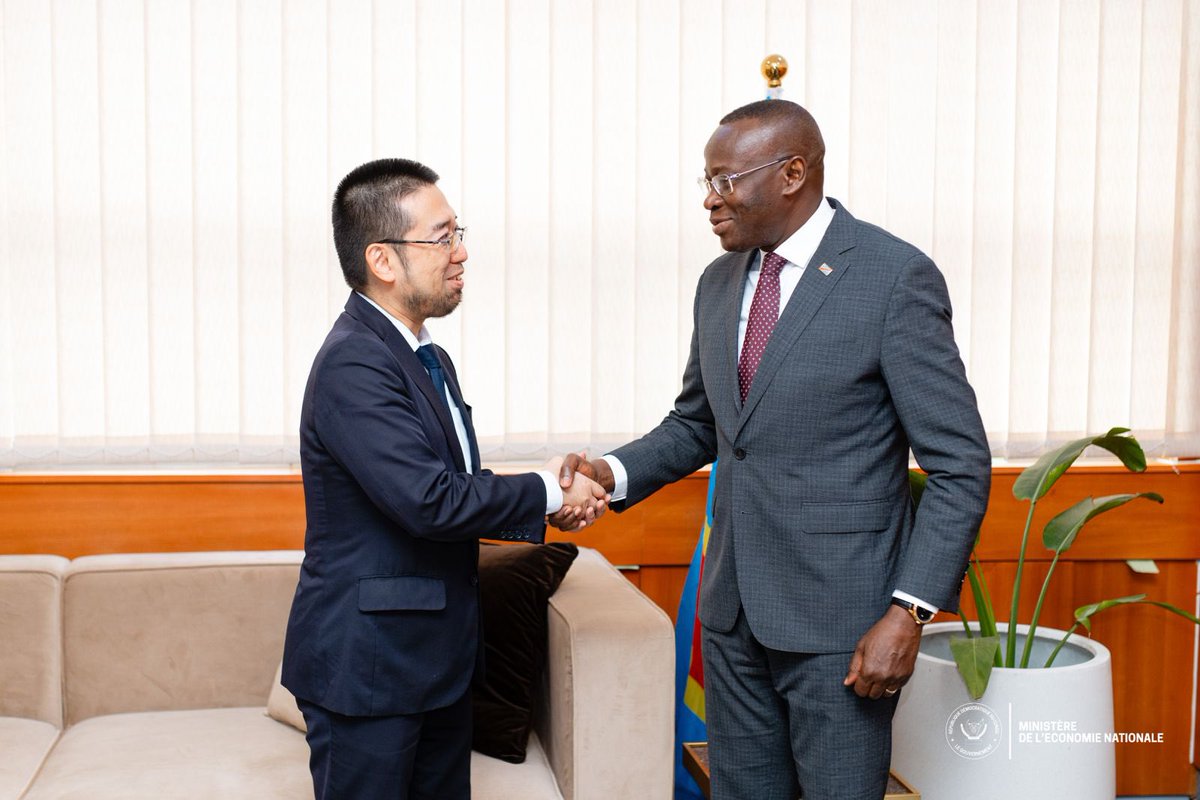 michombero's tweet image. #RDC 🇨🇩: Le VPM, Ministre de l’Économie nationale, @DMukokoSamba, a reçu ce 28 novembre une délégation d’entreprises japonaises (@nippon_steel_, Mitsui OSK Lines, @jogmec_jp, @OC_Global) venue présenter un plan directeur pour la chaîne d’approvisionnement en minéraux critiques…