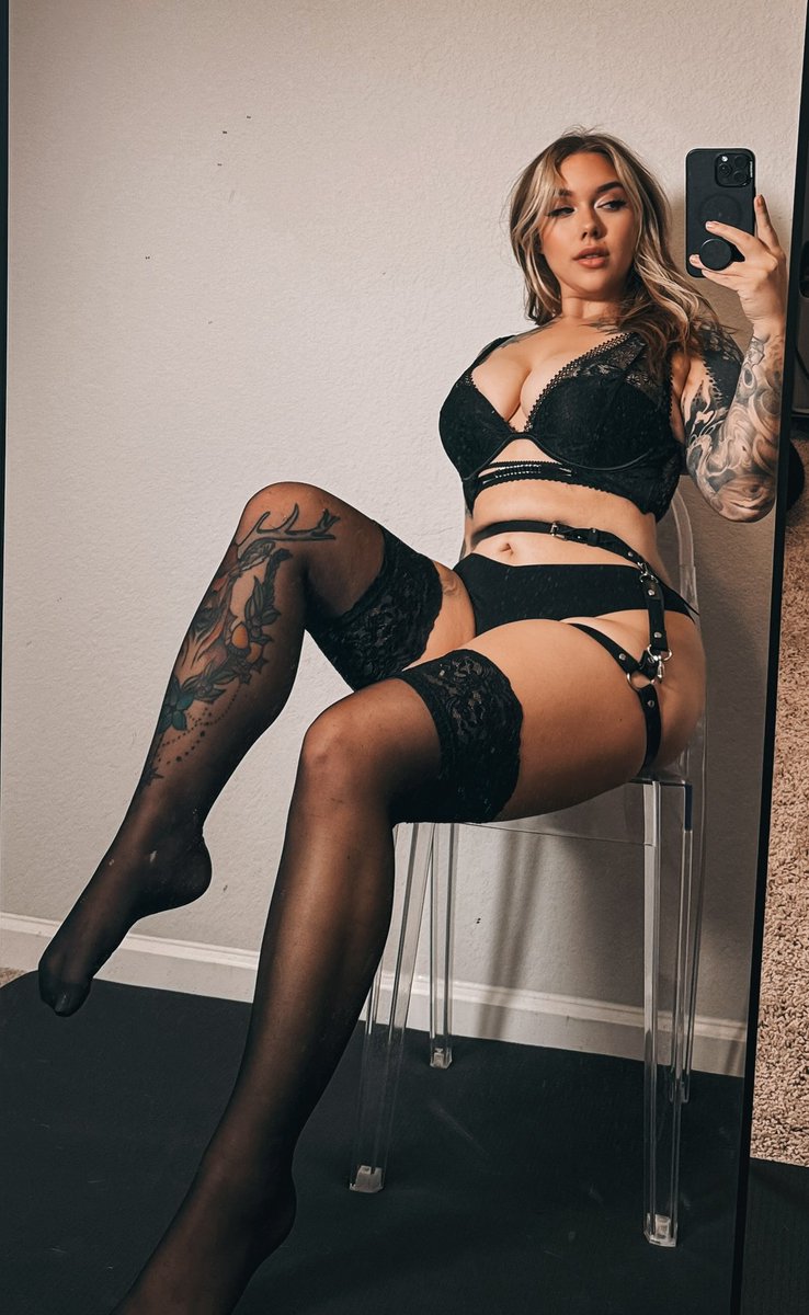Brittany Willow 🖤 tweet media
