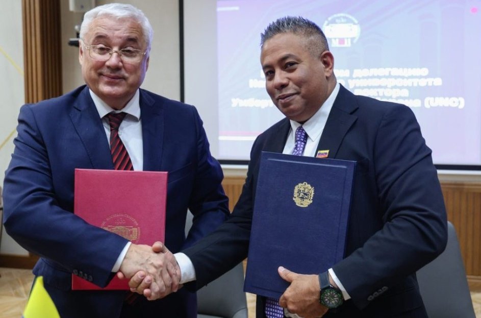 ¡Firmamos acuerdos académicos y científicos!

En el marco de la Comisión Intergubernamental Venezuela - Rusia (CIAN), se establecieron nuevos compromisos para fortalecer la investigación y el desarrollo conjunto, beneficiando a nuestros pueblos.
#AVenezuelaNoLaTocaNadie 
#CHCh