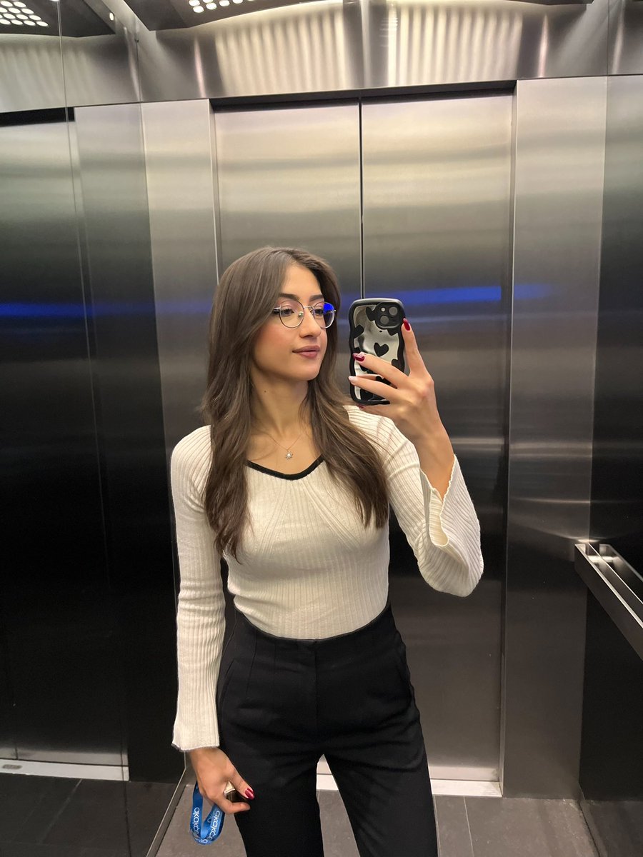 nurerdgdu's tweet photo. 📌💻🎧 https://t.co/VzSmjDY1Vr