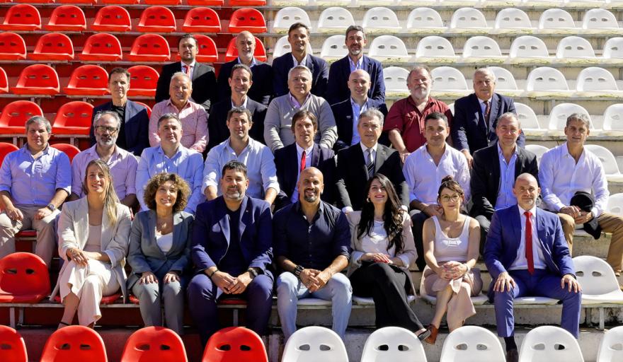 radiografica893's tweet image. #ALC / 16h

➡️ Se viene Boca-Argentinos. @DiegoCessario y @nicopodroz y todo el análisis. 

➡️ Estudiantes de La Plata y el enfoque de Alexis G. 

🔴 Vivo en Youtube de la Gráfica

Con @carlosaira11 y @nehuuenn