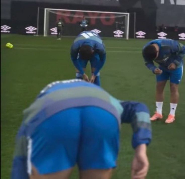 الديوث يجي خاص بجمعكم بحضيره والي خايف بخليه بالخاص