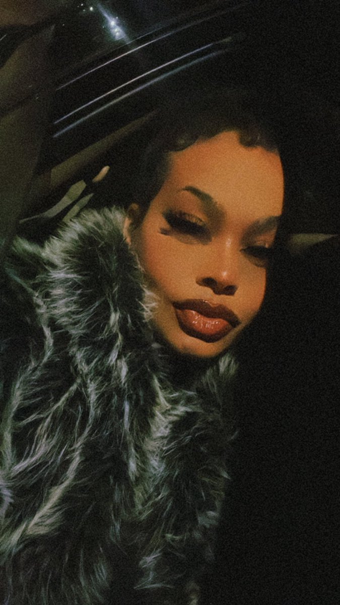 1TrippiiKittiii's tweet photo. felt cute might delete l8r 🍽️ https://t.co/KRfjUrw43a