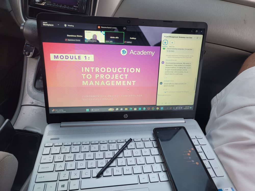 DivineStanPM's tweet photo. More like introduction to a new world. I literally had to park on the side of the road and move to the passenger seat just to make sure I get into class.

Stay with me, I will handle your project soon @TSAcademyOnline @eric_gugua https://t.co/IiRCr00cCi