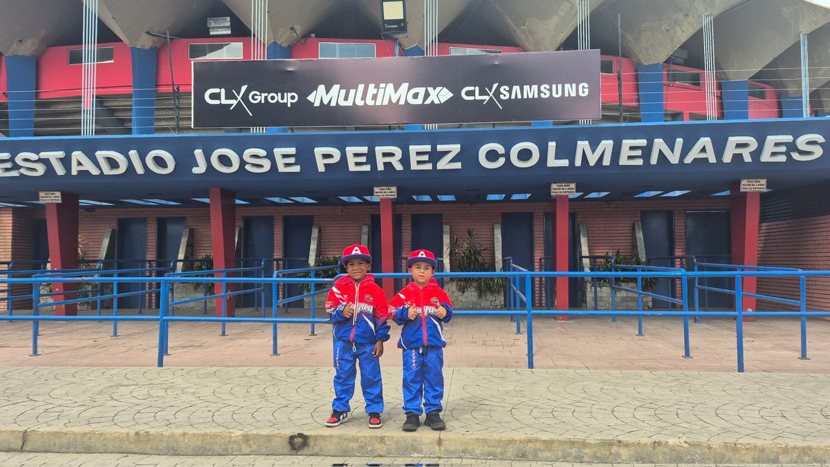 CBMLosPotros's tweet photo. ¡Dos 🐴 pequeños gigantes al Nacional!

🚍 Saliendo Jhonagel Peraza y Eduardo MacGregor, que son la representación de Los Potros en la Selección de Aragua que participará desde este sábado en el 🏆 X Campeonato Nacional U4 de @fevebeisbol en Caracas ⛰️🚠 https://t.co/rn7QMG7GwR