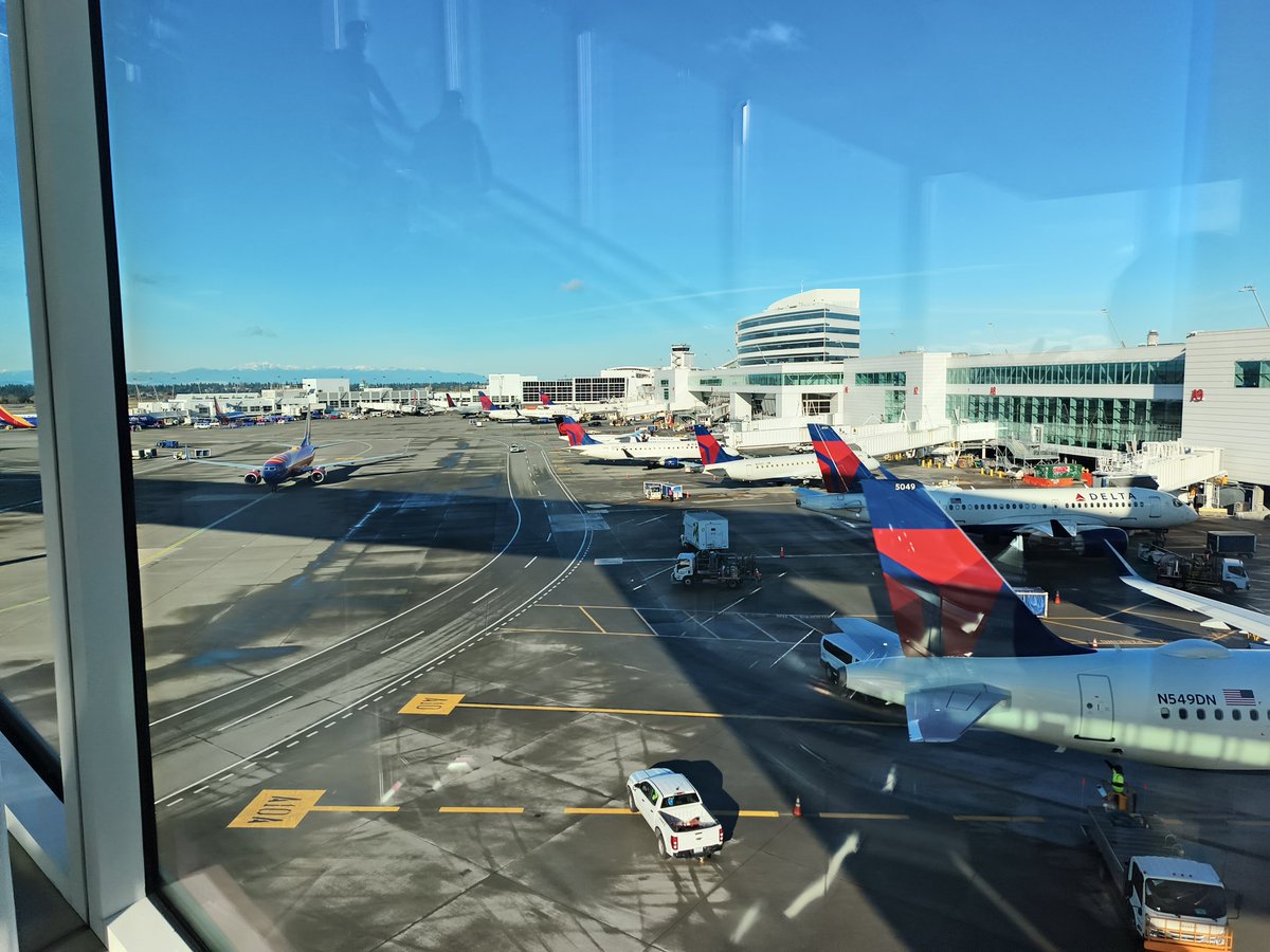 Landed in Seattle for the MTG World Championships(!!)

As always, excited to join the <a href="/worldlycounsel/">Worldly Counsel Heavy Play</a> crew- though it feels a bit more special this time.

Thanks to <a href="/HeavyPlayLLC/">HEAVY PLAY</a> &amp; <a href="/BooseMtg/">BOOSE mtg</a> for continuing to support us throughout the season.