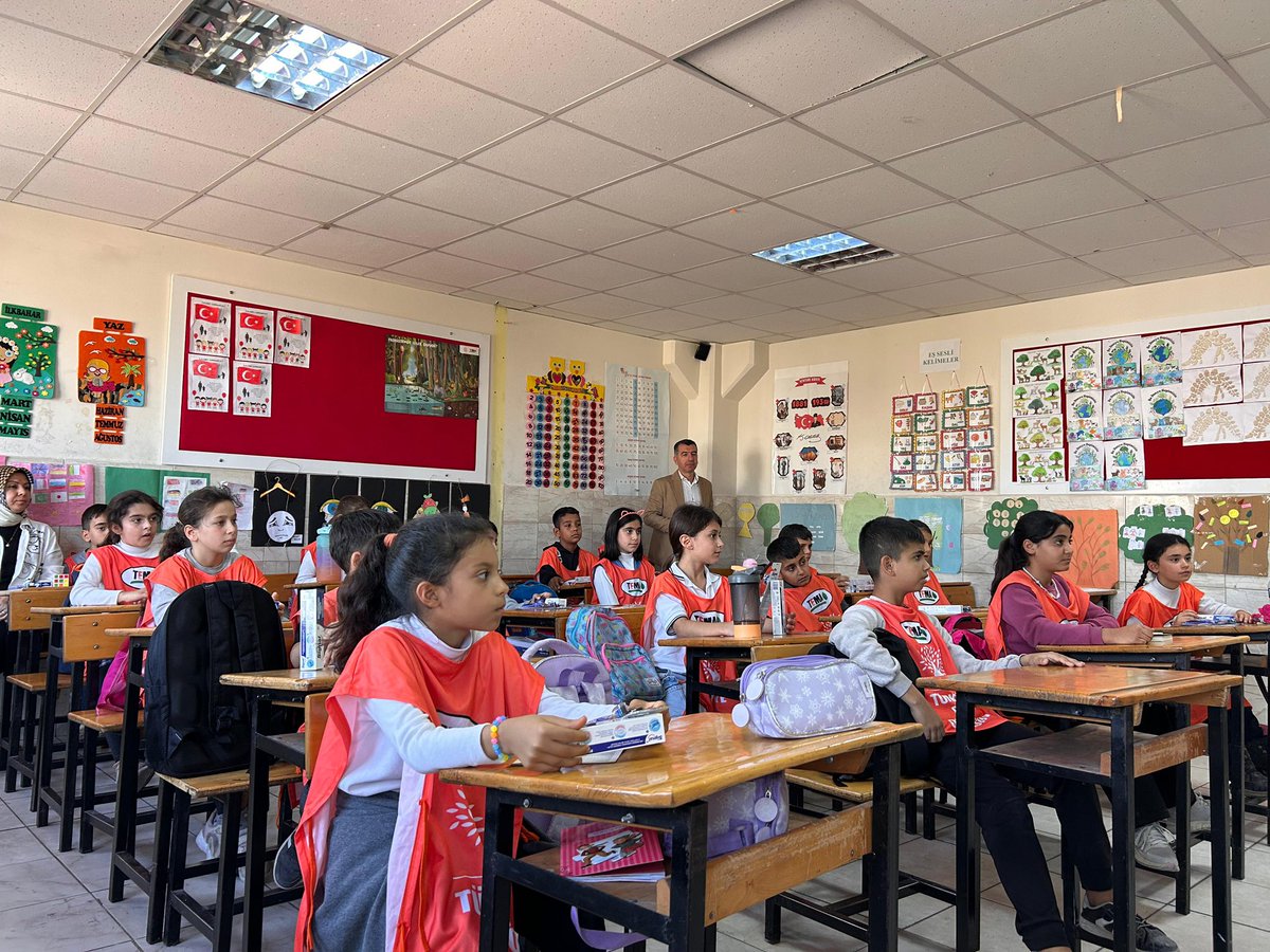 🌱Erozyonla Mücadele Haftası kapsamında “Toprak” sunumu gerçekleştirildi.
📍Mehmet Akif İlkokulu
💚Umut yeşertiyoruz. 

<a href="/temavakfi/">TEMA Vakfı</a> <a href="/NailDayanc/">nail dayanç</a> <a href="/mehmetkarip80/">mehmet karip</a>