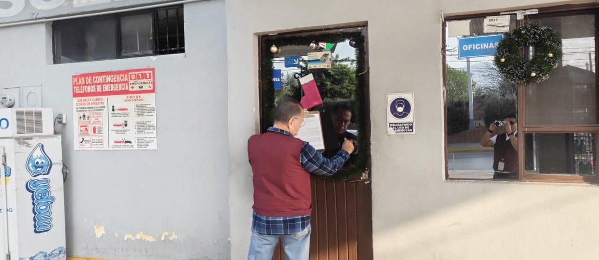 coahuilense_el's tweet photo. 😲| El concesionario, de la marca Mi Gasolina ⛽, cerró sus puertas al enterarse del operativo extraordinario de verificación de la Profeco y ASEA e realizado en Torreón. ¿A qué le teme?
Lee la nota completa aquí 👇
🔗https://t.co/cYoSGKjnFk https://t.co/BsO98bKD6n