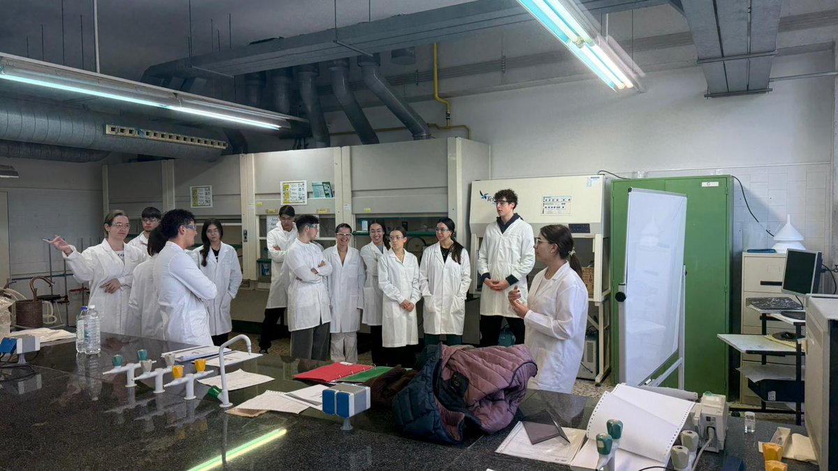 carmelitestgn's tweet image. #ADMTWC #POSTC Alumnes de 2n de batxillerat fent el taller “Producció de formatge en una planta industrial a petita escala” als tallers de l’ETSEQ de la URV @universitatURV @etseURV #aprenemfent #viucarmelites #somifemescola