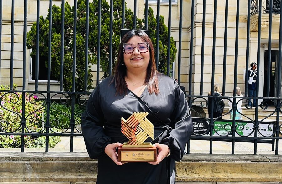 ControlIntCund's tweet image. ✨¡Gran noticia para Cundinamarca!👏🏆Ganamos Premio Nacional de Alta Gerencia con el proyecto Plan Monitor Estratégico – MECIC. Reconocimiento al liderazgo de @JorgeEmilioRey, Yoana Aguirre y al equipo de @ControlIntCund. ¡Experiencia exitosa de administración pública del país!