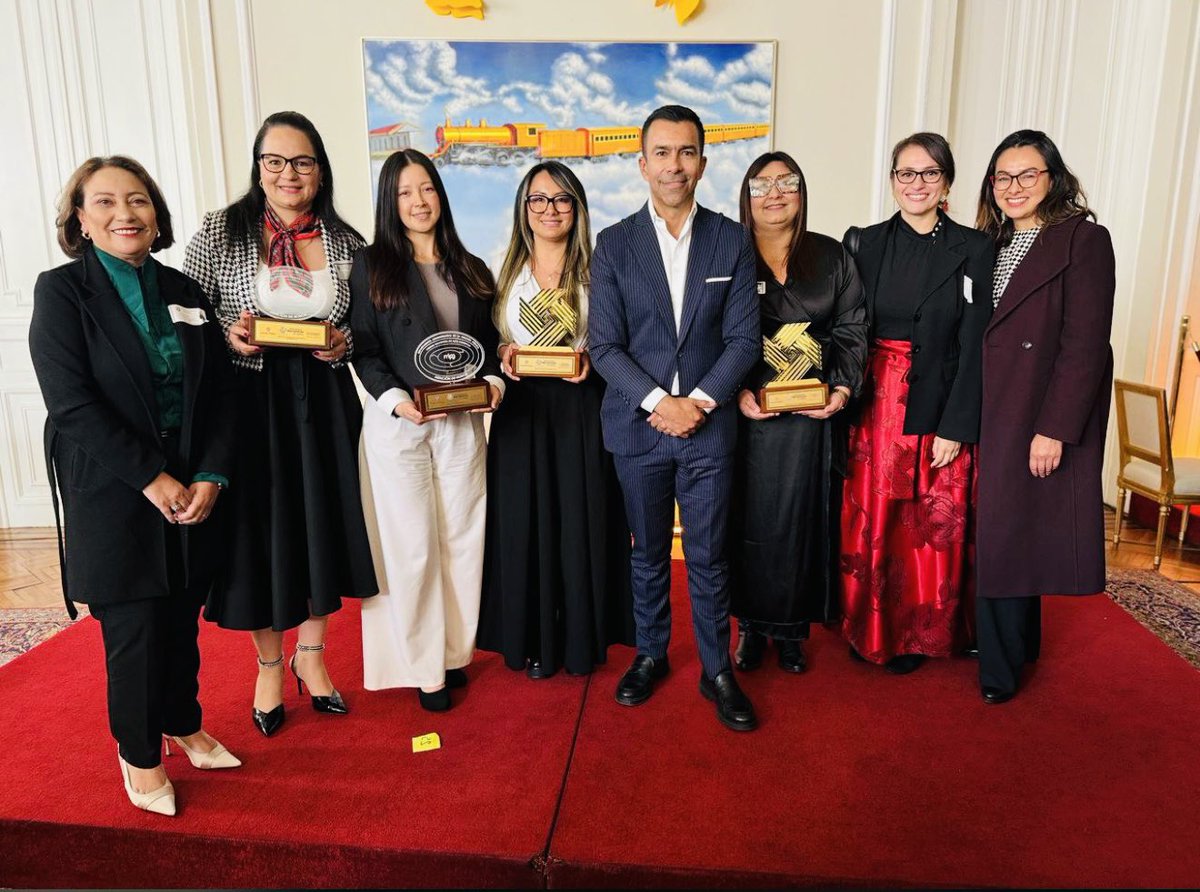 ControlIntCund's tweet image. ✨¡Gran noticia para Cundinamarca!👏🏆Ganamos Premio Nacional de Alta Gerencia con el proyecto Plan Monitor Estratégico – MECIC. Reconocimiento al liderazgo de @JorgeEmilioRey, Yoana Aguirre y al equipo de @ControlIntCund. ¡Experiencia exitosa de administración pública del país!