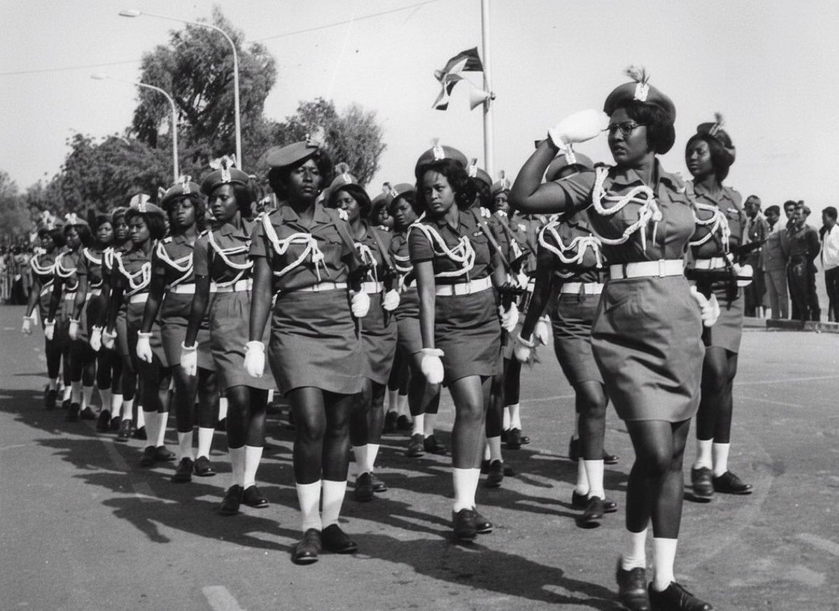 hibaelwassilla1's tweet photo. نساء السودان زمان قبل حكومة الكيزان 
رشاقة واناقة وهيبة ونظام.. https://t.co/8mGtnmgsEq
