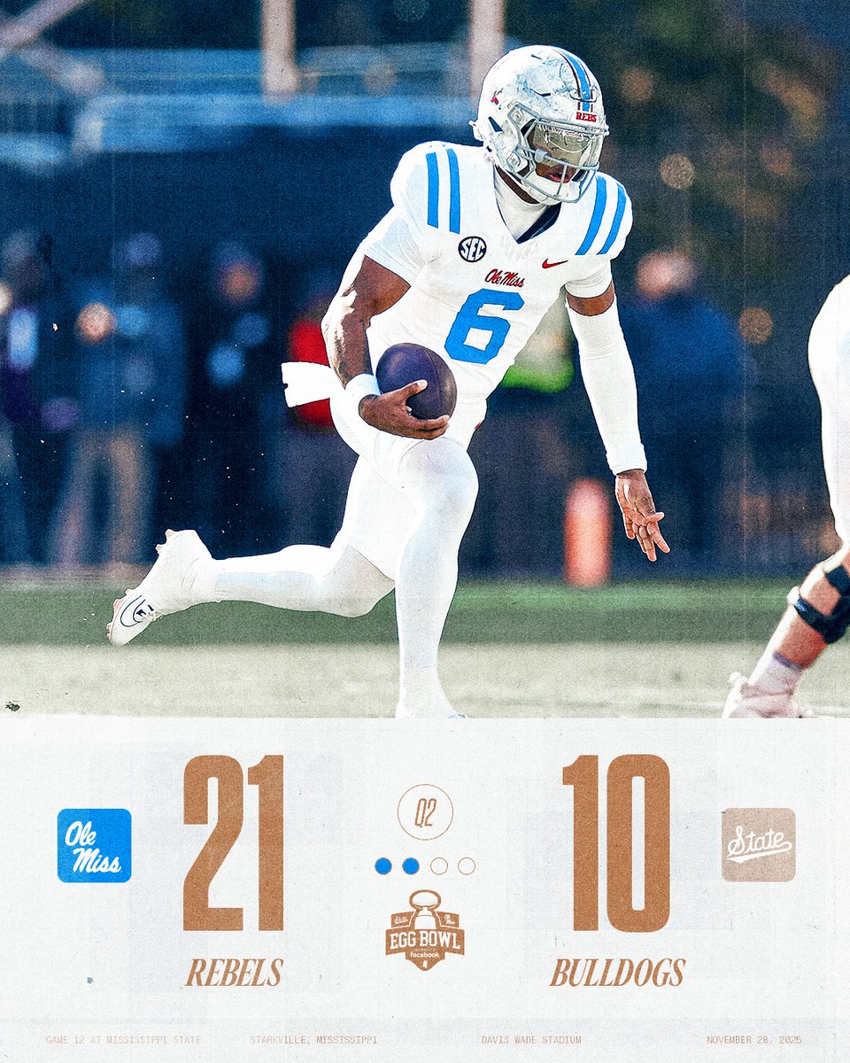 OleMissFB's tweet image. 🔵🔵⚪️⚪️

#HottyToddy