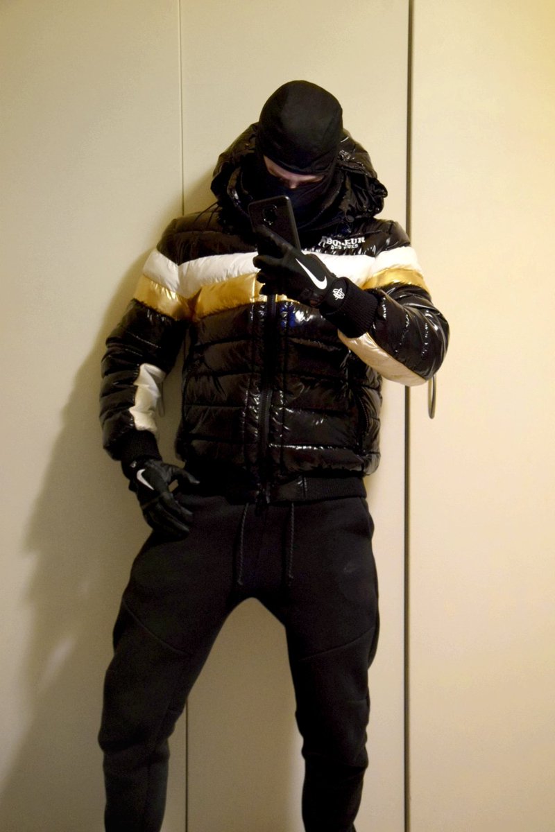 UbberAndrew's tweet photo. Winter is coming so you better drop some ca$h for my new puffer 

#scallygay #gayfetish https://t.co/jvUUoXdNiG