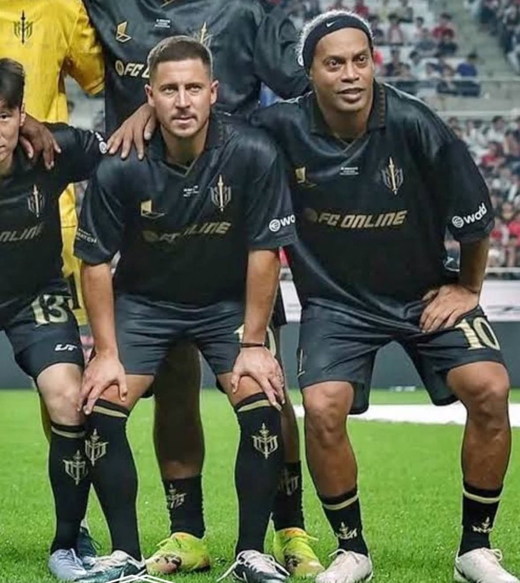 🗣 Ronaldinho: "After Messi and Neymar, the best dribbler for me has always been Eden Hazard. The way he moves with the ball reminds me of street football, the joy, the flair, the freedom. 

He doesn’t just dribble to entertain; he dribbles to create, to break the defence apart,