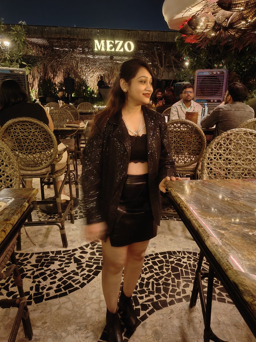 swap_maheshwari's tweet image. Black 🖤🖤 is love