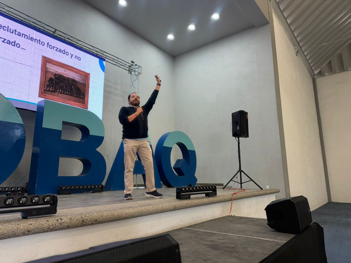 educacionqro's tweet image. Desconéctate para Conectar llegó al @COBAQ_Oficial para abrir conversación con las y los estudiantes sobre los peligros en línea y la importancia de un uso consciente de la tecnología. La seguridad digital también forma parte de su formación. 👥✨