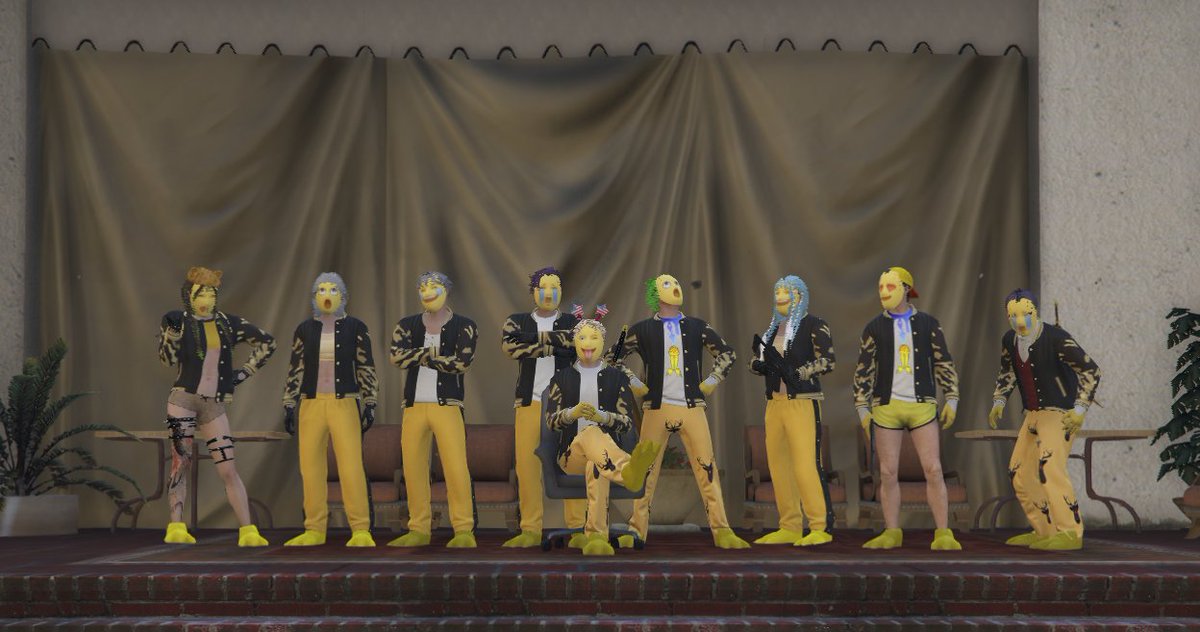 配信お疲れさまでした！ 全員じゃないけど集合写真取れたー