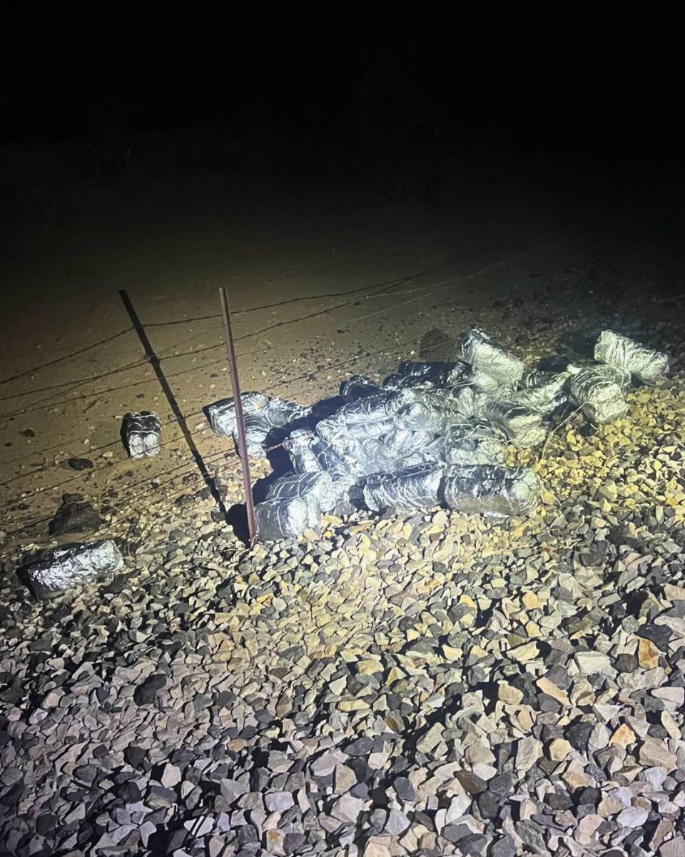 SMUGGLING STOPPED IN ITS TRACKS! 

SAHUARITA, AZ- A search of a stopped train turned into a major seizure! A highly trained USBP K9 locked onto the scent and led USBP and HSI agents to 105 packages of meth and 4 packages of cocaine. 
The load- 
🔺887 lbs. of Meth 
🔺10 lbs. of