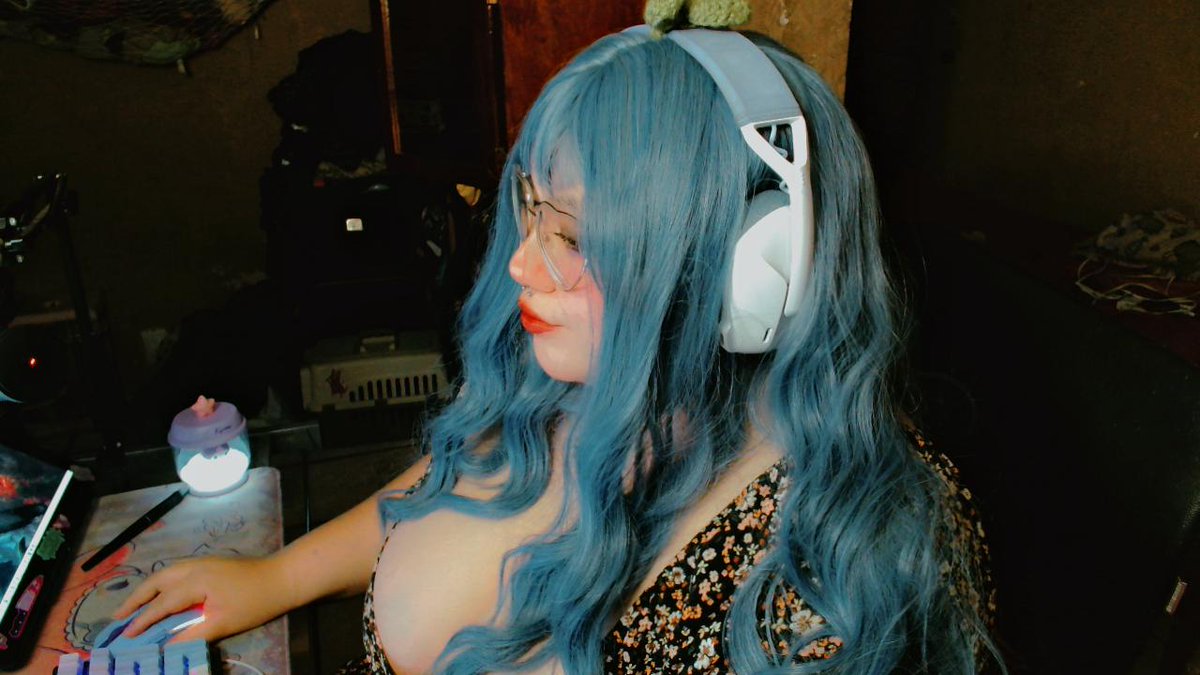 Moomochi_VTuber's tweet image. Man will literally just see this and type "wife".