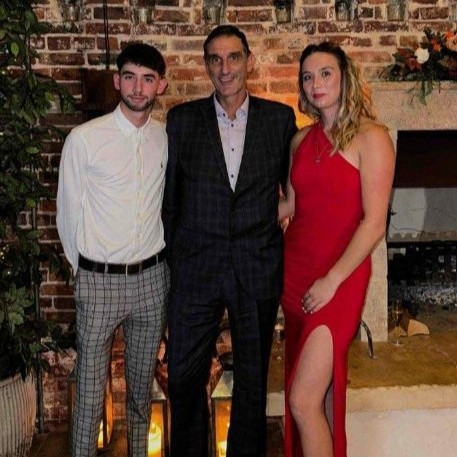 QuornAFC's tweet photo. We were saddened to learn that our former GK &amp; Manager Russell Hoult was diagnosed with terminal Primary Sclerosing Cholangitis &amp; Stage 4 Bile Duct Cancer. His daughter Kayleigh is running a half Marathon to raise money for @CharityAMMF. Support her here:

https://t.co/OO5KdqRvKj https://t.co/8lUDLif31N