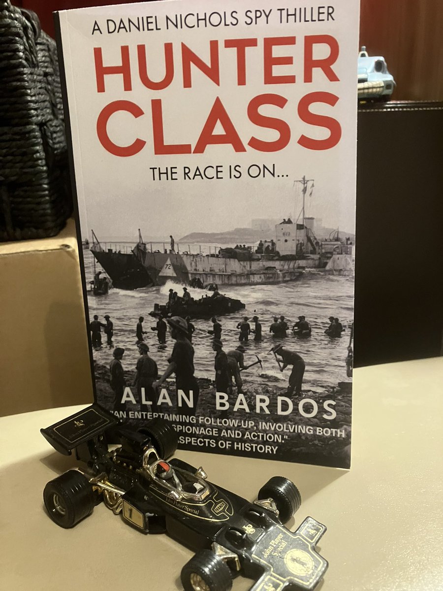 amwbooks's tweet photo. Many thanks to Alan Bardos for kindly sending a copy of Hunter Class book two in the Daniel Nichols spy thriller series, looking forward to reading @BardosAlan #HunterClass https://t.co/4Im4jBAR9B
