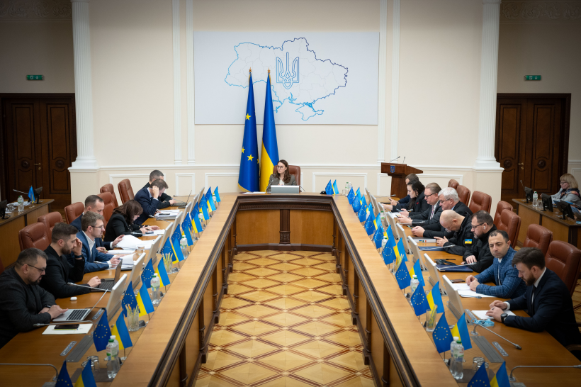 Kabmin_UA_e's tweet image. Government adopts a series of decisions critical to the forest industry's stability and development
tinyurl.com/52mw4p96
#CMU #Forestry #Environment