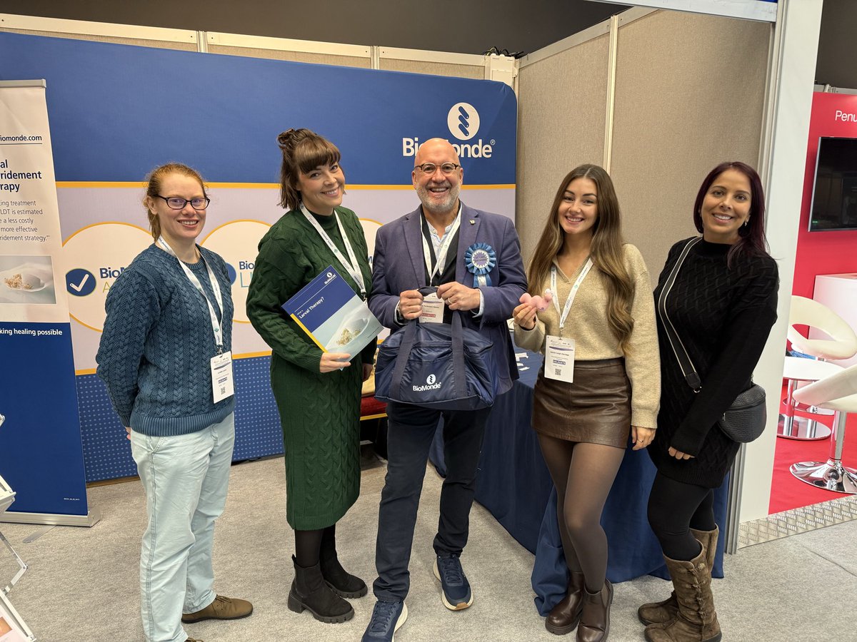 We won the <a href="/biomondeuk/">BioMonde | Larval Therapy</a> maggot mastermind quiz!! 💙 <a href="/VSGBI/">Vascular Society</a> <a href="/vascularnurses/">SVN (Society of Vascular Nurses)</a> <a href="/enkirkham/">Emily Kirkham</a> <a href="/Coupth73/">David Cooper</a> <a href="/gloshospitals/">Gloucestershire Hospitals NHS Foundation Trust</a> HAPPY BIRTHDAY IAN #biomonde #larvaltherapy 🐛