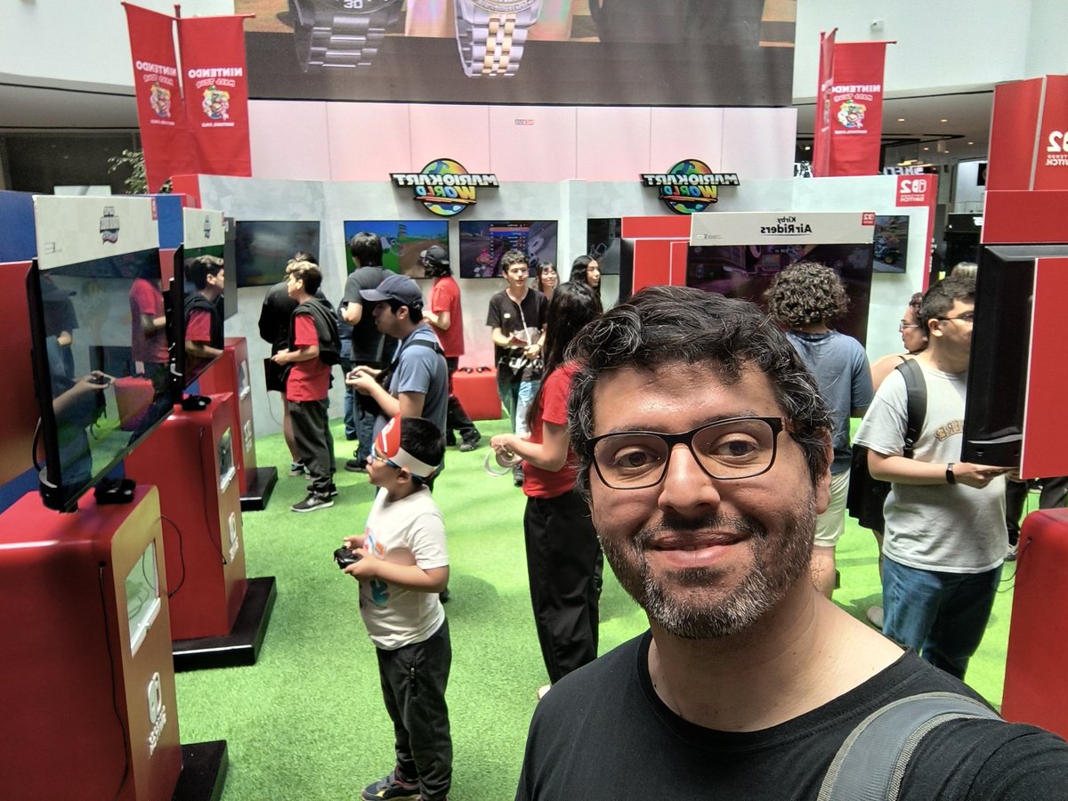 EdsonFariasP's tweet photo. Tantos años que no se veía algo como esto de parte de Nintendo en Chile. 😊❤️ #NintendoSwitch2 #NintendoChile https://t.co/G6ilqkI4bA