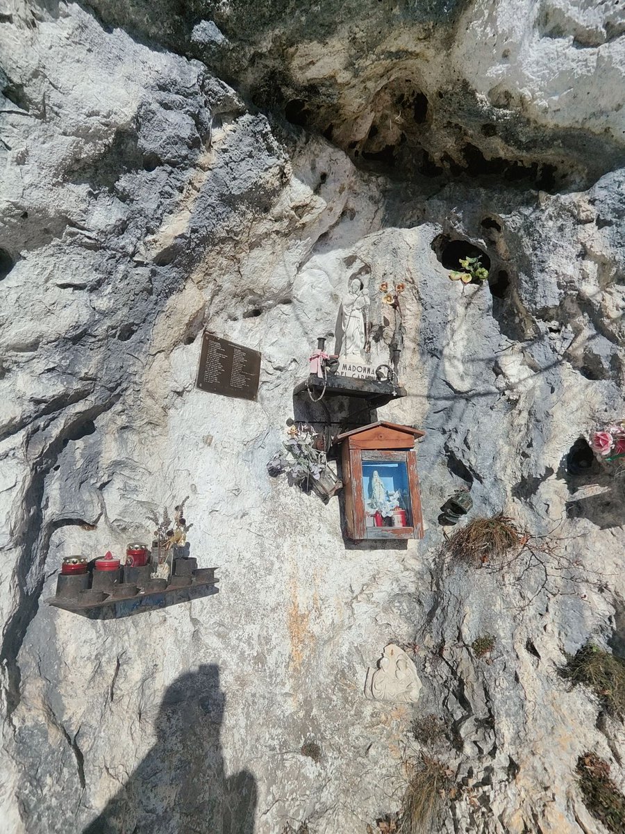 galloforcello2's tweet photo. Andamento lento.
#belluno
#dolada
#28nivembre2025
Sokker Plaza ⬆️ sentiero 962 Cave de Fason ⬆️ Accampamenti ⬆️ scala Marinara ⬆️ cave de Fason ⬆️ cordino d'acciaio ⬆️ Madonna del Carmine ➡️ Biv Scalon ⬇️ direttissima Sokker Plaza https://t.co/X7bAEZETqf