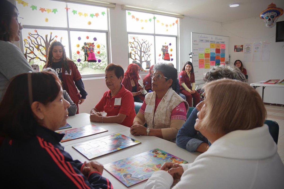 difhgo's tweet image. En la Casa de Día “María Elena Ramírez de Lozano”, las personas mayores, participaron en un taller de memoria colectiva que impulsó la convivencia, la reflexión y la salud emocional. 🧩🙌🏻❤️